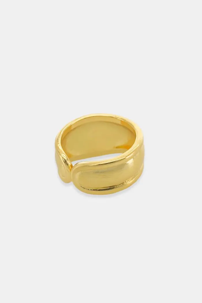 Asymmetrical Ring