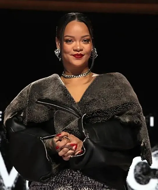 Halftime Show 2023 Rihanna Black Fur Leather Jacket