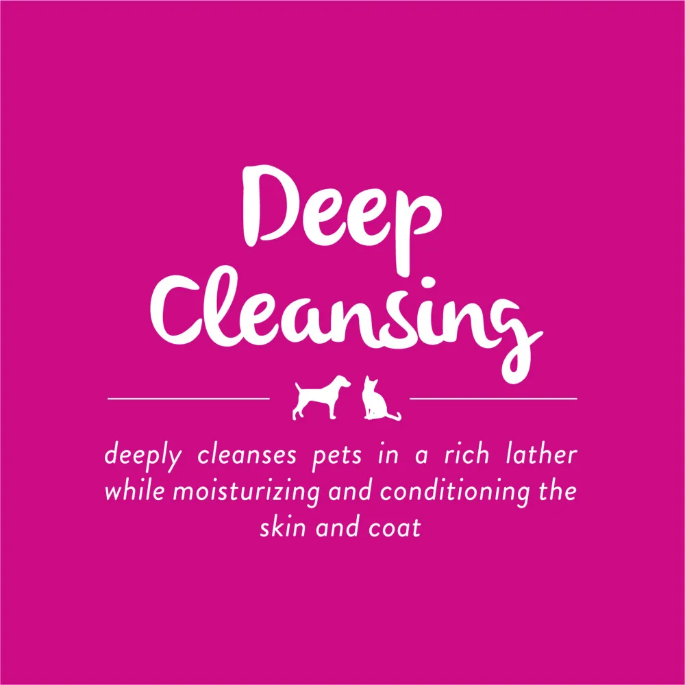 Tropiclean Berry and Coconut Deep Cleaning Shampoo for Dogs and Cats